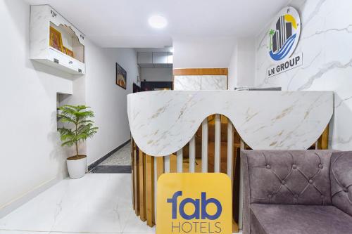 Khu vực ghế ngồi tại FabHotel Grand Bala