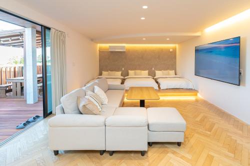 Posezení v ubytování Rush Awaji Canariya - Seaside Holiday Home - Self Check-In Only