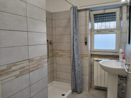 Ванная комната в Villa Eusepia, di fronte alla spiaggia di Tirrenia