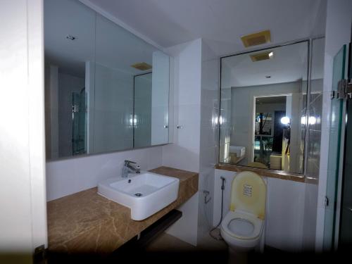 O baie la Dwija Hotel & Suite