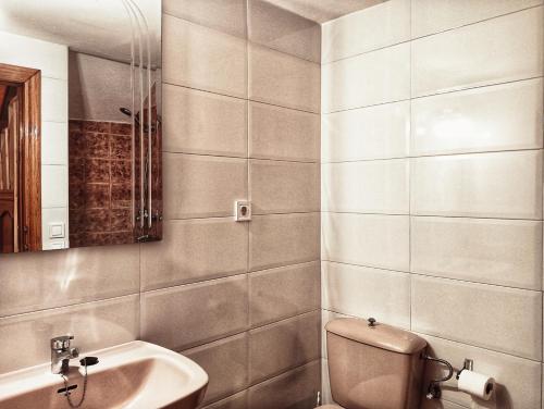 Ванная комната в VUT Pozo de los humos