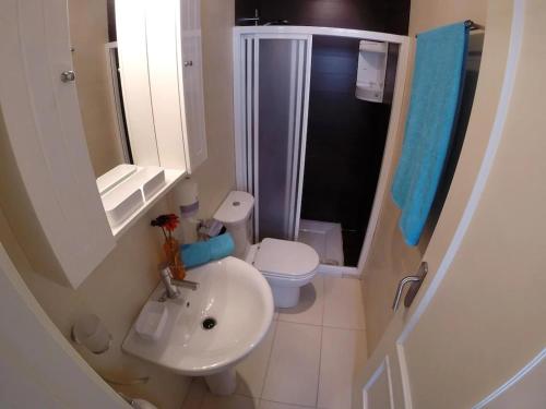 Et badeværelse på DescubreHome Sacramento