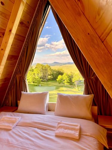 Llit o llits en una habitació de Monte zone Zabljak