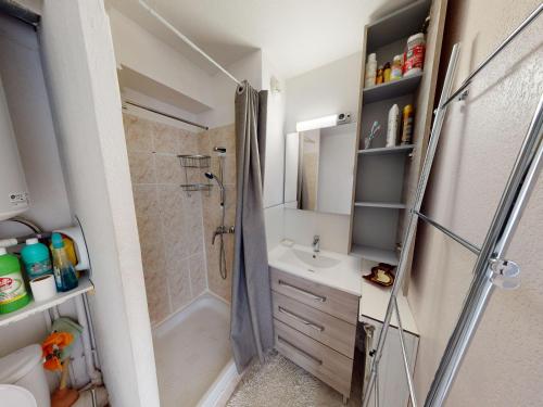 Koupelna v ubytování Appartement en bord de mer à Frontignan - FR-1-785-13