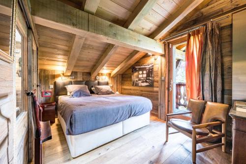 Ένα ή περισσότερα κρεβάτια σε δωμάτιο στο Luxury Stay Comfortable Chalet with Jacuzzi