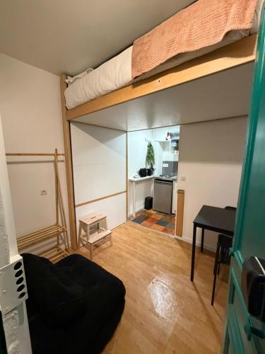 Studio for Two - Perfect Location close to metro