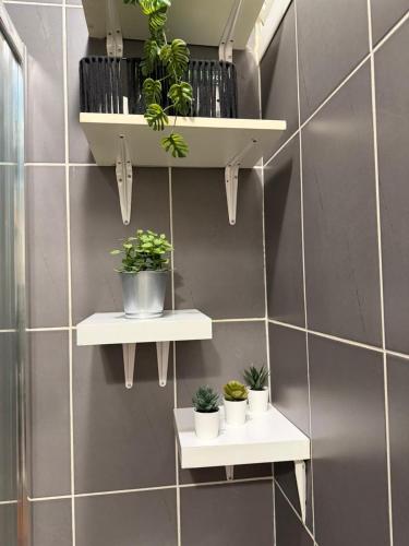 Studio for Two - Perfect Location close to metro