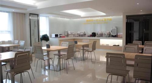 Ресторан / где поесть в City Comfort Inn Foshan Shunde Daliang Qinghui Garden Xinsong