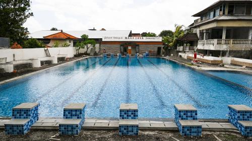 Swimmingpoolen hos eller tæt på Mahajaya Hotel Denpasar