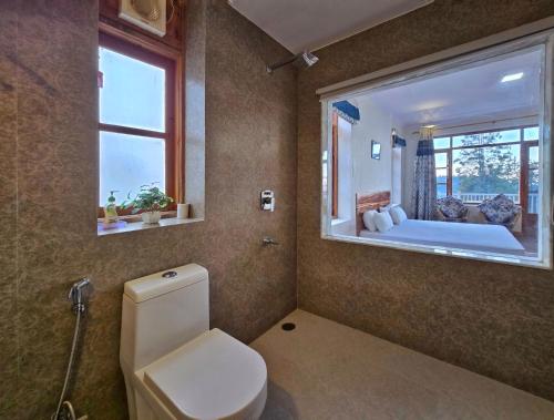 Ένα μπάνιο στο Kufri Farms