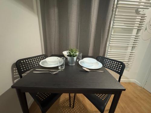 Studio for Two - Perfect Location close to metro