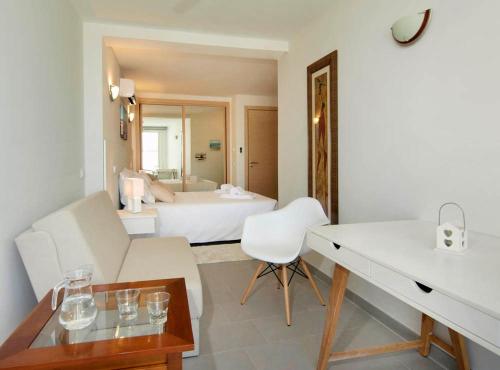 Gallery image of Calheta 25 in Luz