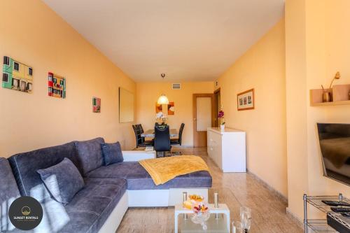 Ático con Terraza + Piscina + Parking Privado Cubierto by Sunset Rentals (Tamarit)