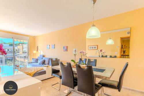 Ático con Terraza + Piscina + Parking Privado Cubierto by Sunset Rentals (Tamarit)