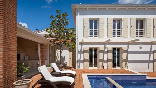 Villa Rafaelle with 3 bedrooms and pool in Porec