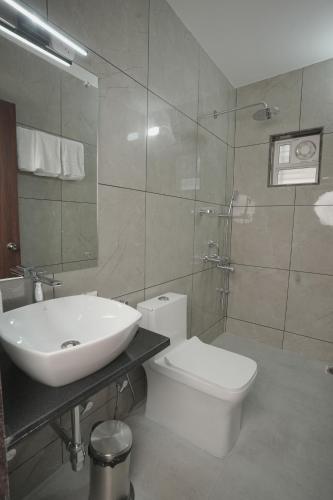 Un baño de High Five Hotels