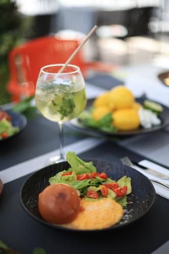 Jídlo v apartmánu nebo okolí