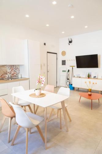 Cosmo 38 Luxury Apartments - Free Parking