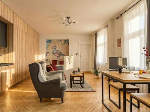 Mokotowska Apartment near US Embassy by Mia