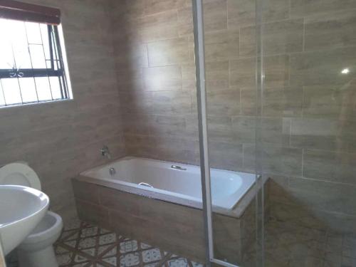 Koupelna v ubytování Victoria Guest Lodge