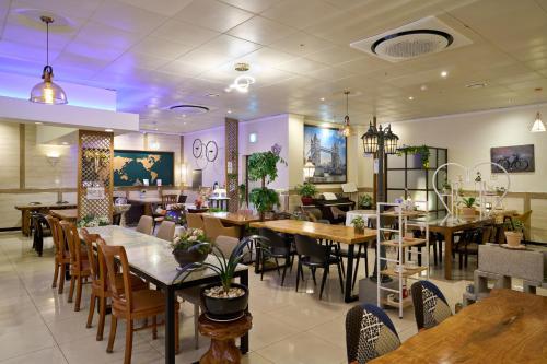 Restaurace v ubytování 영등포 브이아이피 호텔