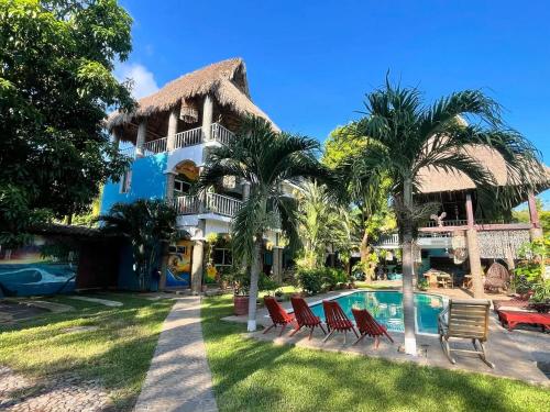 Vườn quanh Lokoo Resort