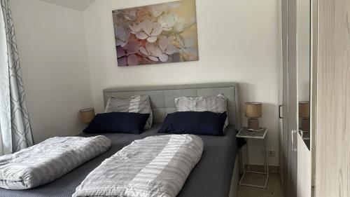 Foto Quiet 2-Bedroom Apartment - Ideal for Families & Work Stays 1