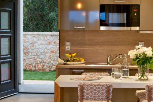 Gallery image of The View Hotel Perdika in Perdika