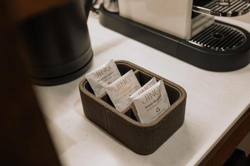 Sadržaji za pripremu kafe i čaja u objektu Hotel Trianon