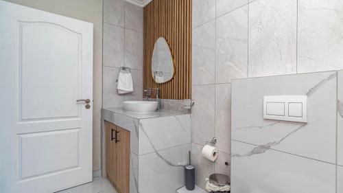 Et badeværelse på Oceanberg apartments