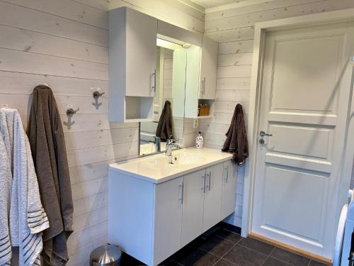 Et badeværelse på TexasToppen, cabin in Hafjell with sauna