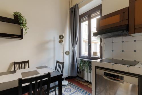 GuestHost - Porta Romana Lovely Apartment