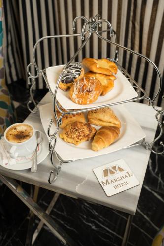 Jídlo v hotelu nebo okolí