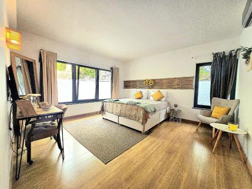 Postel nebo postele na pokoji v ubytování Forest House Oku