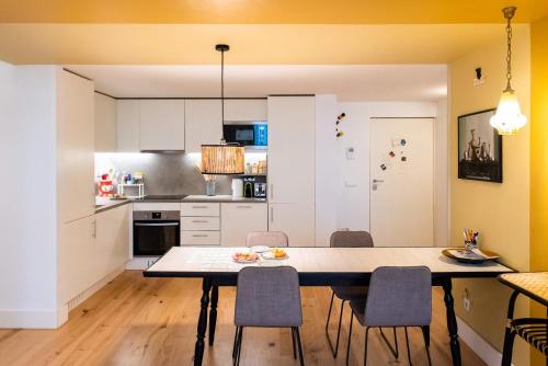Stylish Apartment near Timeout Market