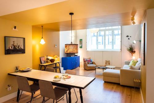 Stylish Apartment near Timeout Market