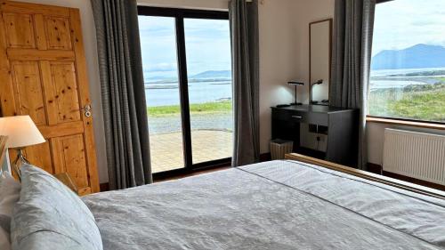 Giường trong phòng chung tại Makeelan House