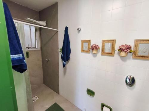 Ένα μπάνιο στο Cobertura duplex c/ terraço e churrasqueira em BC