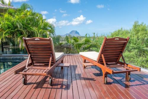 3 private bedrooms with panoramic views of Morne