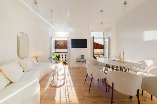 Improved Central Lisbon 41BR Riverfront