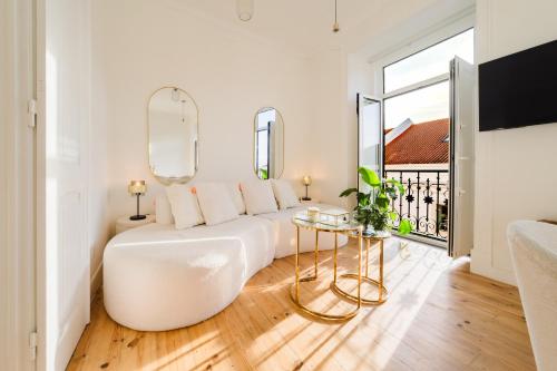 Improved Central Lisbon 41BR Riverfront