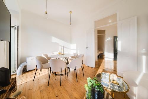 Improved Central Lisbon 41BR Riverfront
