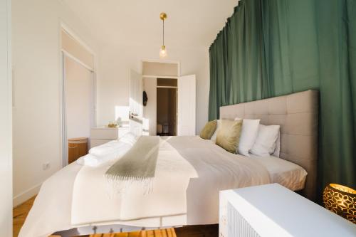 Improved Central Lisbon 41BR Riverfront