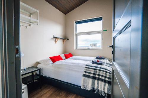 Una cama o camas en una habitación de Blue View Cabins