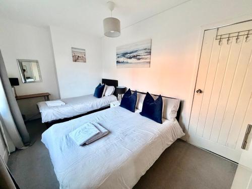 South Gyle House - SuperFast WiFi and Free Parking - 7 minutes from Edinburgh Airport photo 12