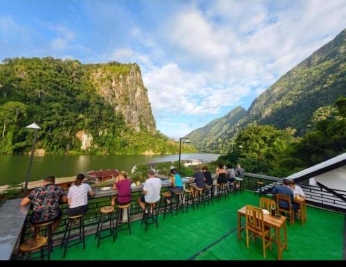 المناظر الطبيعية بالقرب من بيت الضيافة