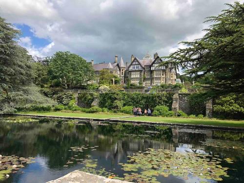 Φωτογραφία από το άλμπουμ του Cosy, Charming Apartment within 5 min walk of beach, train and shops σε Llanfairfechan