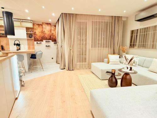 Lux Boutique 2 BDR apartment right next ski gondola lift