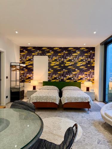 Glass & Charme - Central Suite photo 25