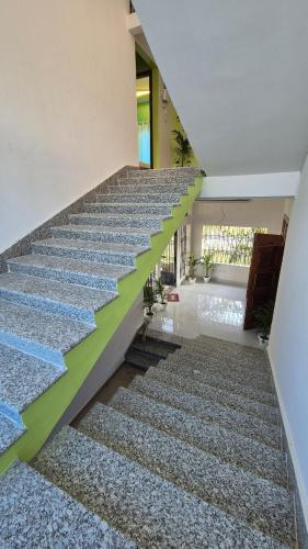 Imagine din galeria proprietății cordinal Homestay near krishna bhandar field,10bhk în Jorhat